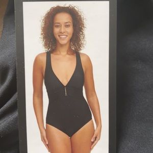 Calvin Klein New with tag!!